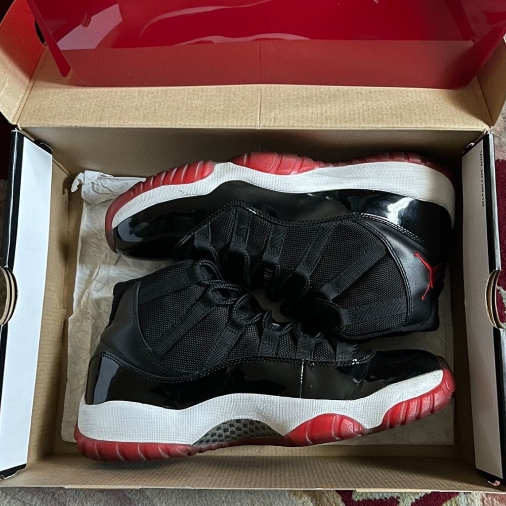 Jordan Bred 11s 2012 OG Everything [SIZE 9.5] Men’s